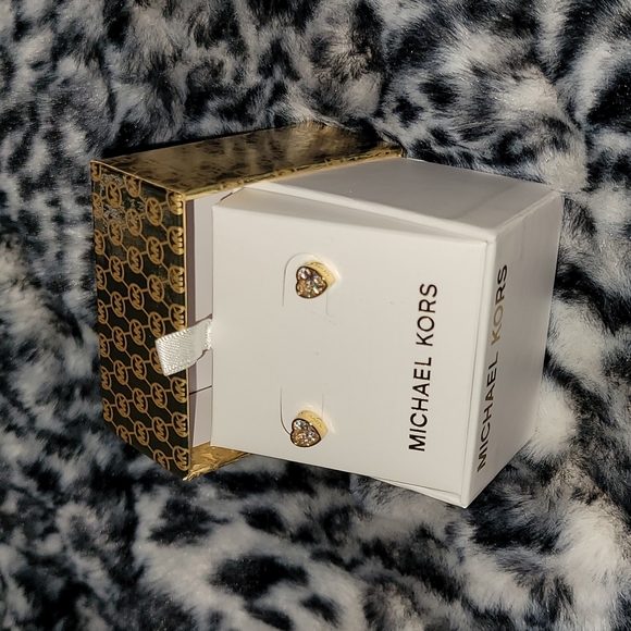 MK Signature Logo Engraved Heart Studs Gold-tone NIB Style# MKJX7792 - Picture 11 of 16